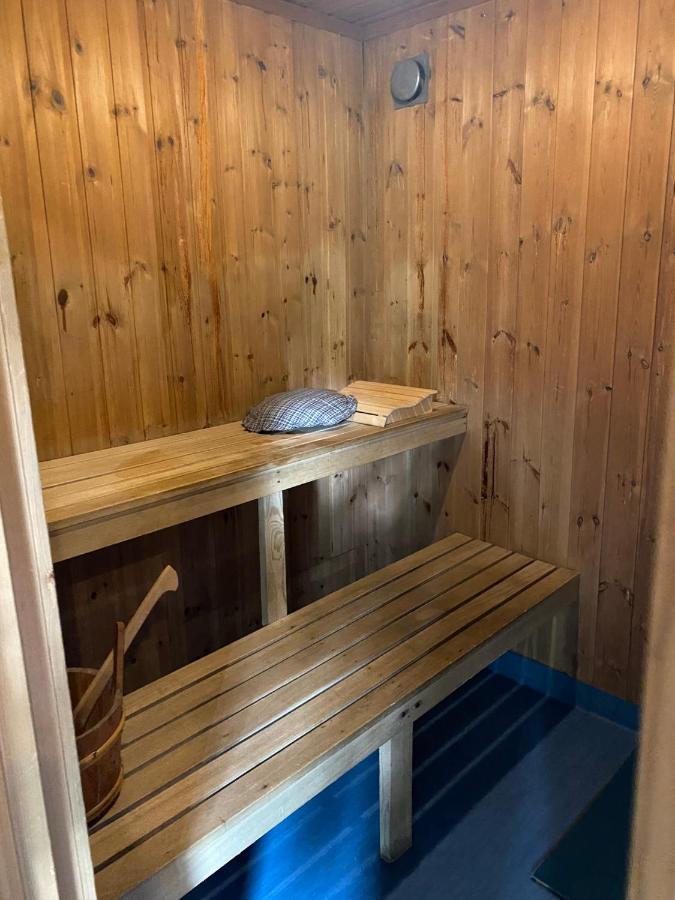 Gaeststuga I Loefsaeng Hajstorp Toreboda Luaran gambar