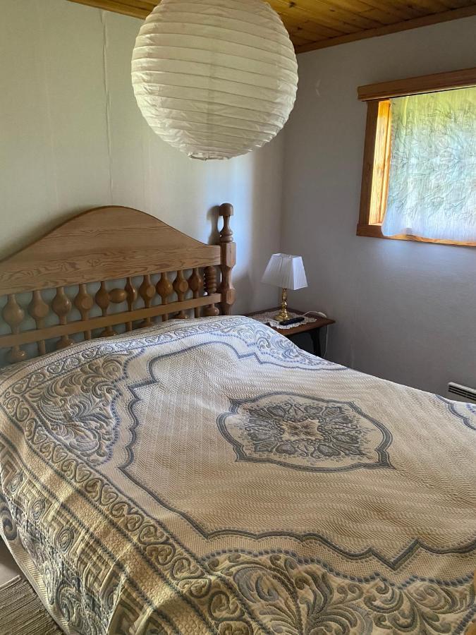 Gaeststuga I Loefsaeng Hajstorp Toreboda Luaran gambar